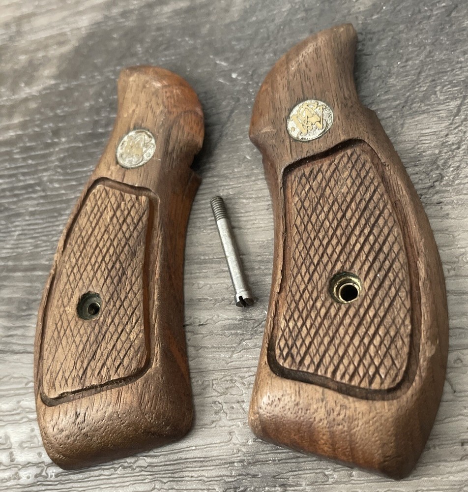 Smith & Wesson GRIPS & SCREW S&W K Frame 10 12  Revolver Wood Round Butt XV