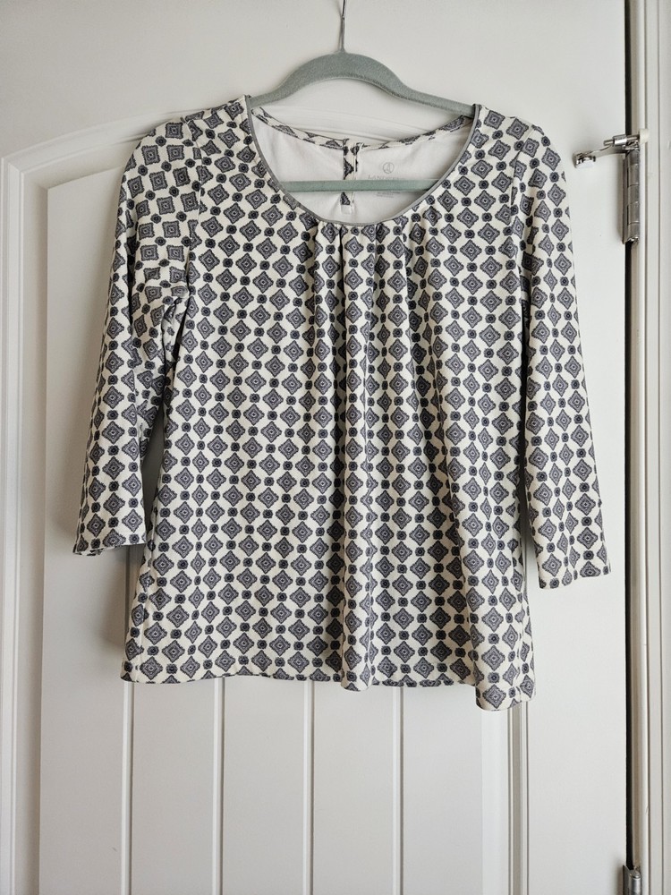 Lands' End Women's Cream And Gray Geometric Scoop-neck Tunic Size Small/petite