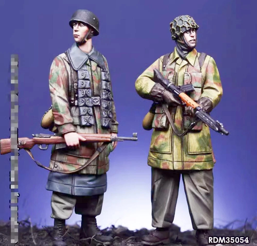 1/35 resin figures model Two German soldiers in WW II unassembled unpainted-