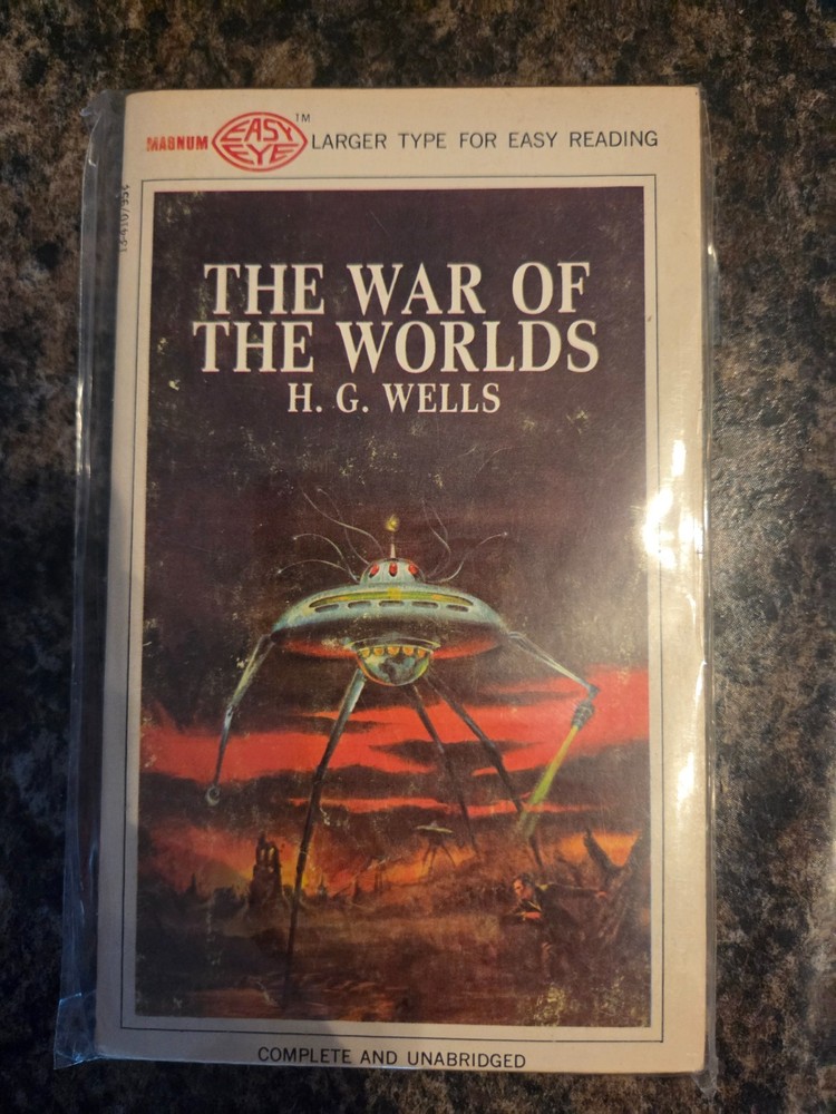 The War of the Worlds  H.G. Wells  Lancer Magnum Easy Eye  1967   Softcover