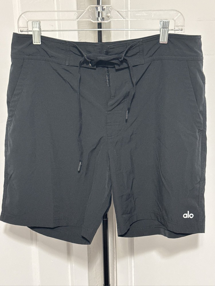 Alo Yoga Men's Black Lined Athletic Gym Shorts Medium