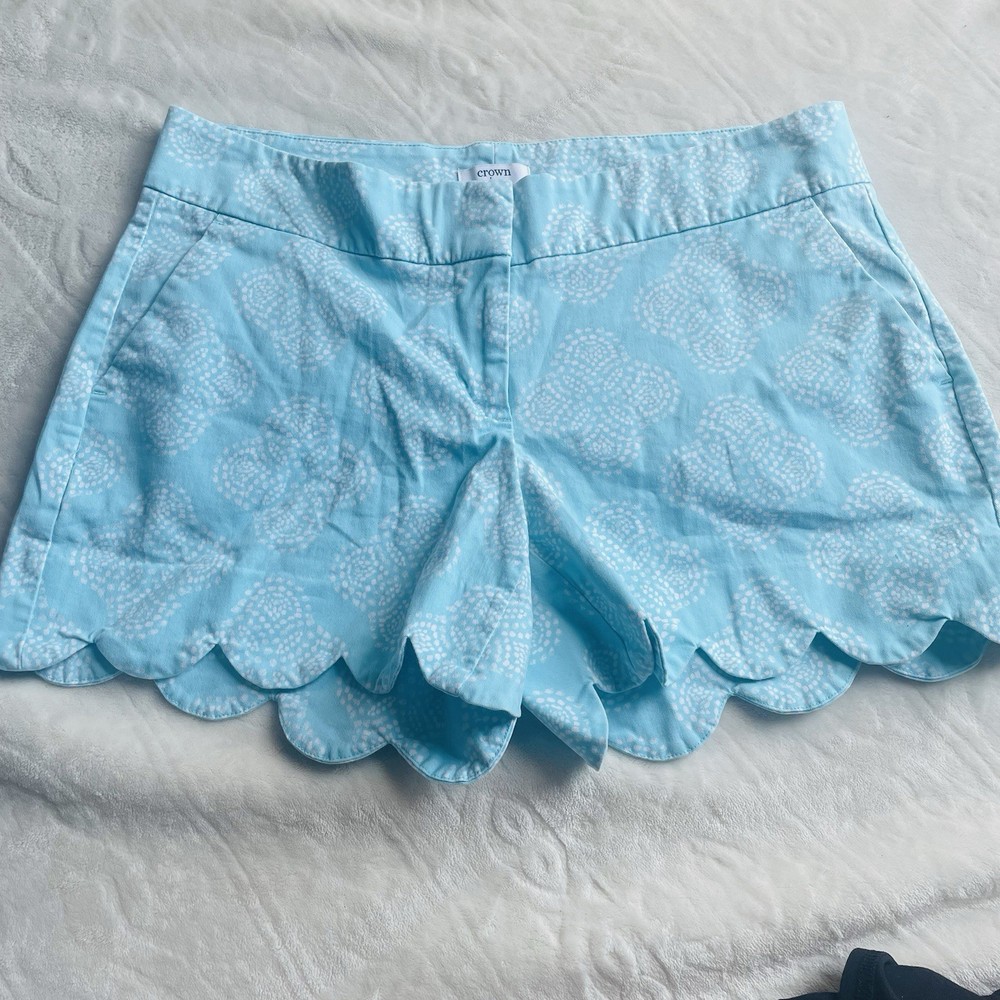 CROWN & IVY Women’s Size 2 Shelby Shorts Paisley Print Flat Front Scalloped Hem