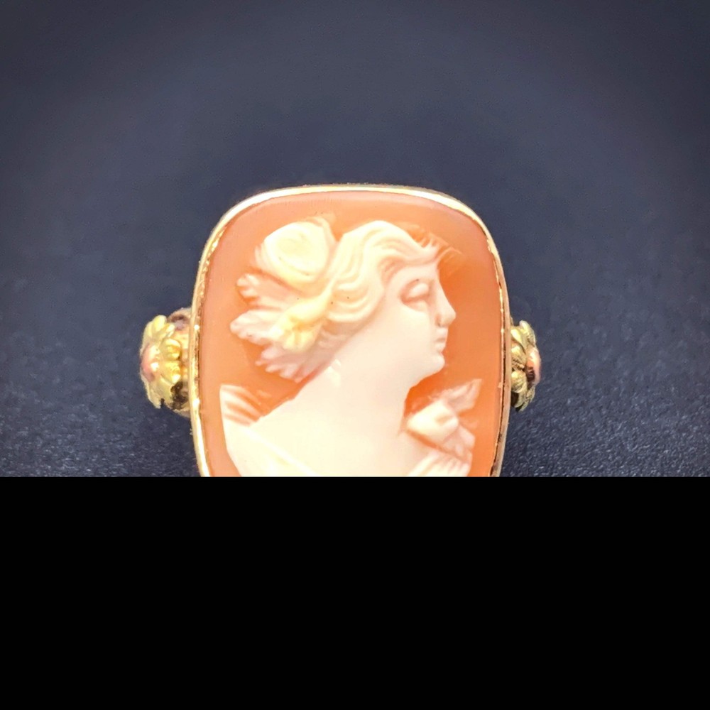 Antique 10K & Carved Shell Cameo Ring