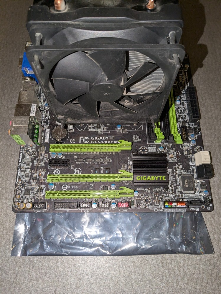 Gigabyte G1.Sniper M3 LG1155 motherboard with Intel i7-3770 CPU