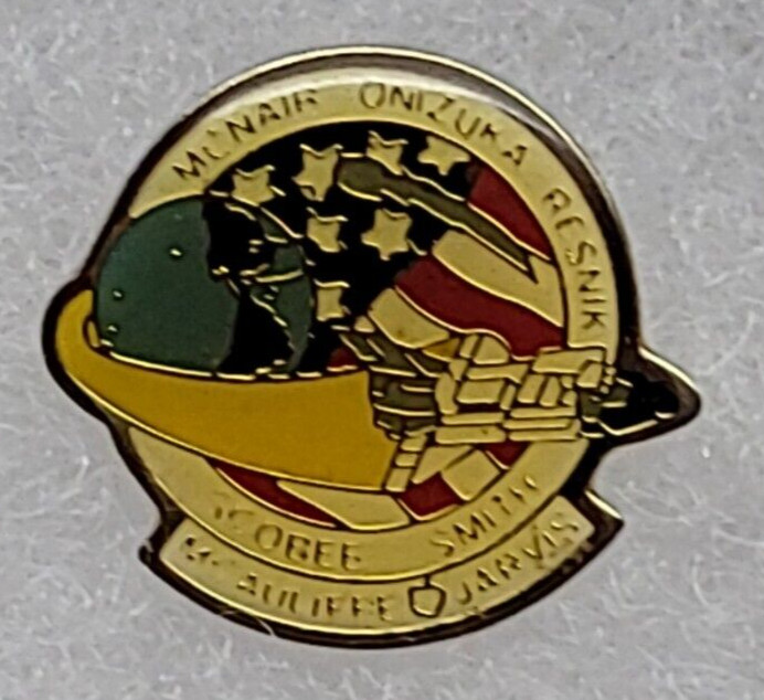 NASA Mission - Challenger Pin back / Tie Tack
