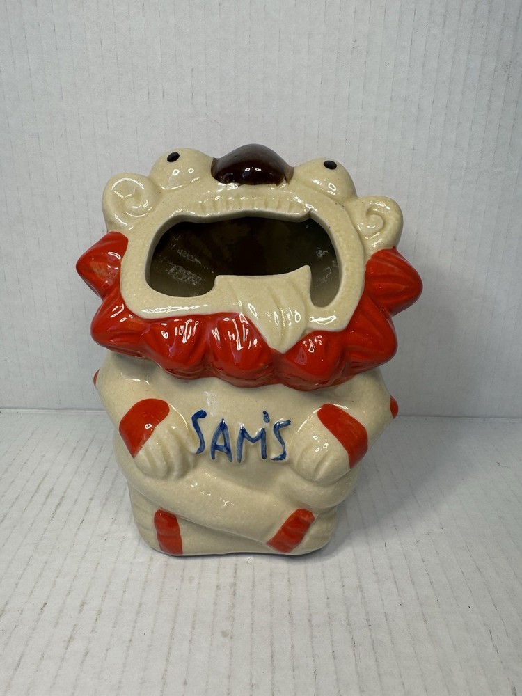 Sam's Restaurant Group Ceramic Lion Fu Dog Tiki Mug Ryukyu Islands Okinawa Japan