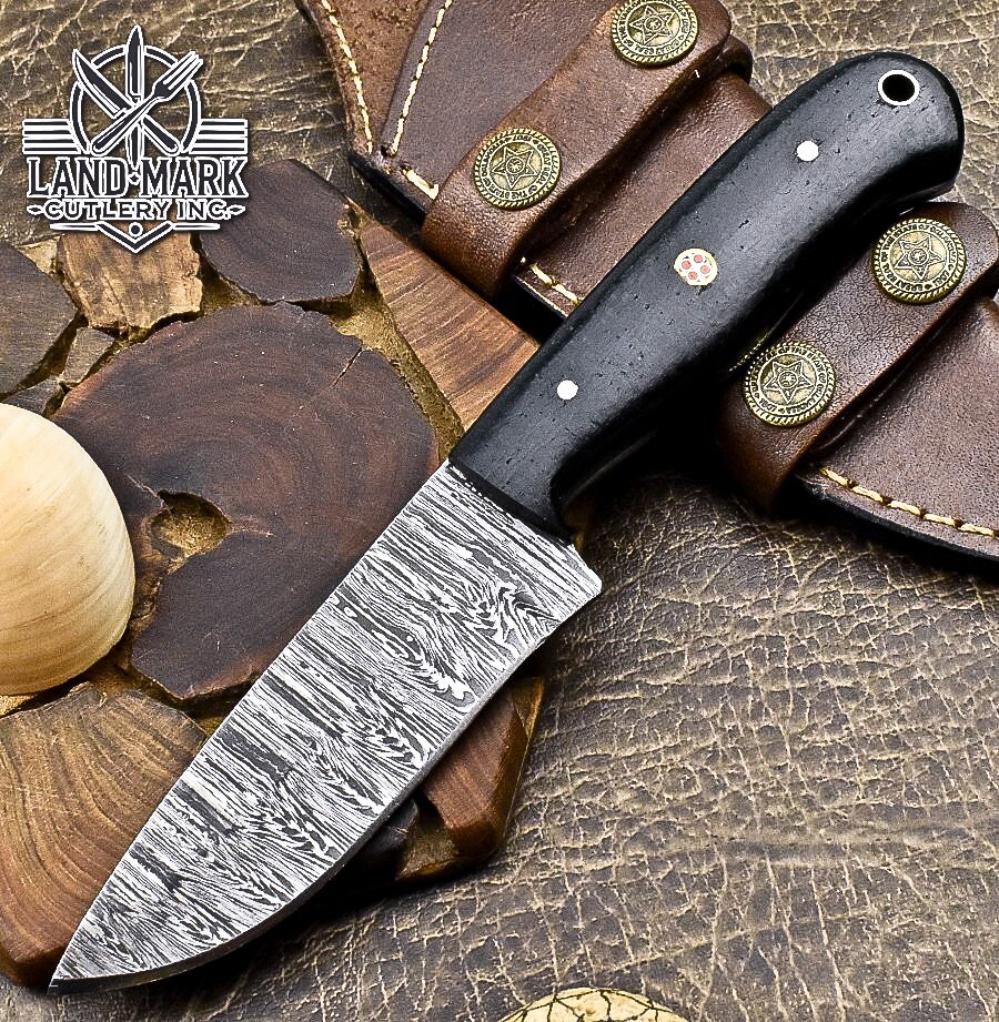 HERMOSO CUCHILLO PELADOR DE CAZA DE ACERO DAMASCO CON HERMOSO MANGO DE MADERA