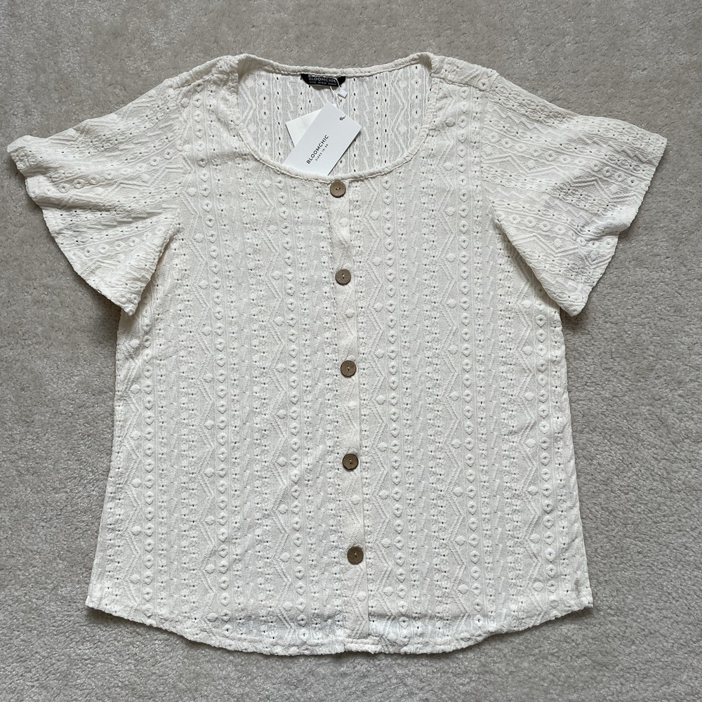 NWT Bloomchic Eyelet Top Women’s 14-16 Cream Ivory Flutter Shirt Sleeve