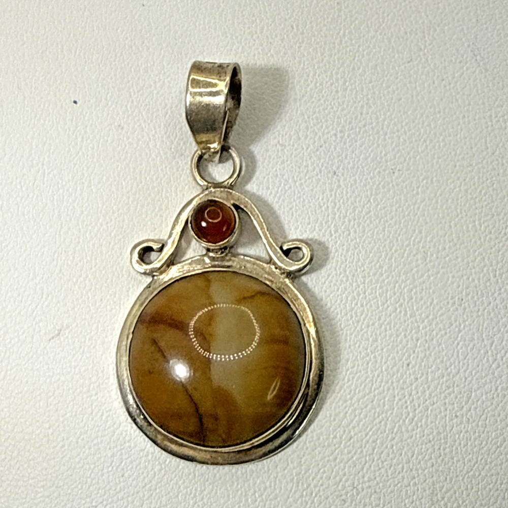 Stunning Vintage .925 Sterling Silver Necklace Pendant w/Caramel Stone
