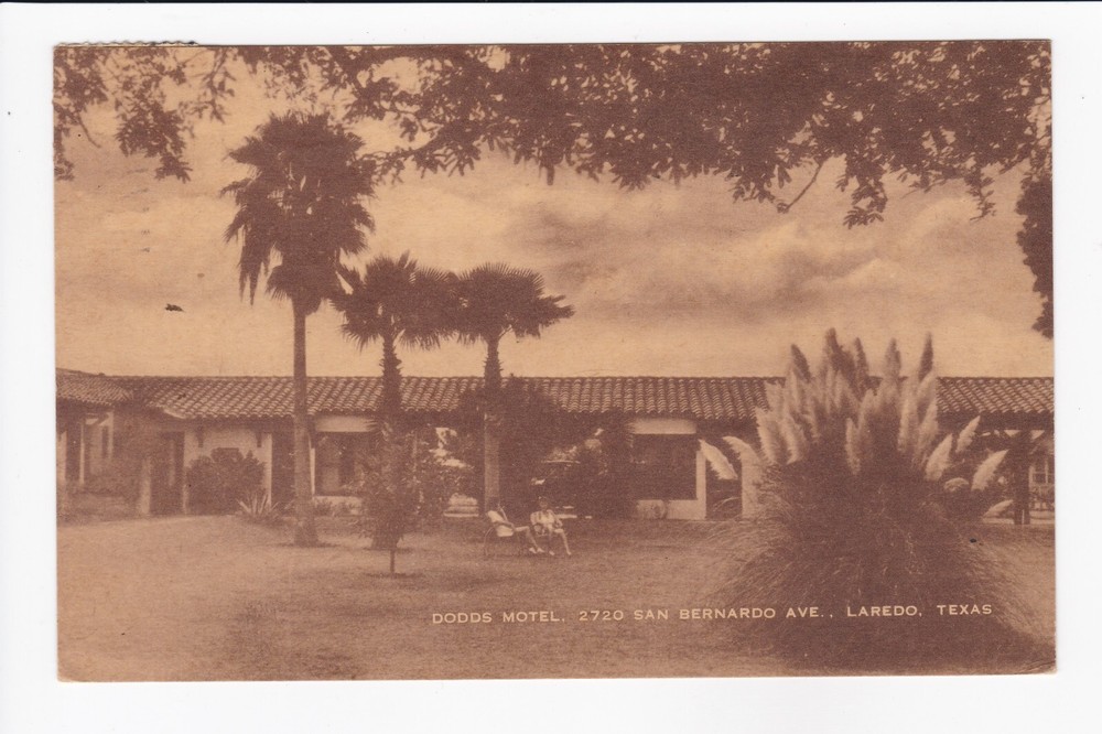 Dodds Motel 2720 San Bernardo Ave Laredo Texas Divided Back Postcard