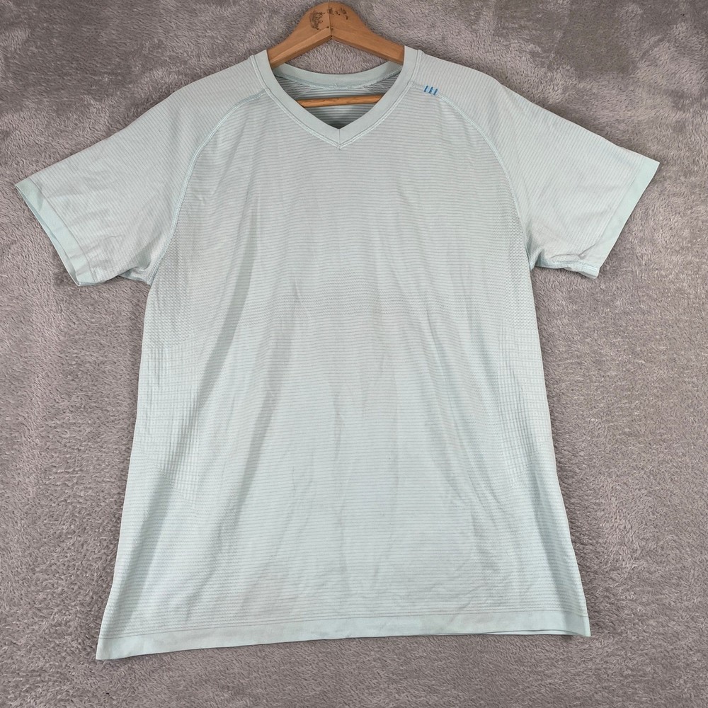 Lululemon Metal Vent Tech V Neck Shirt Mens Large Blue Stripe Short Sleeve Tee