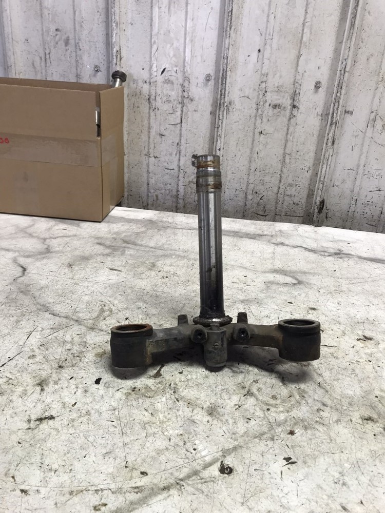75 Kawasaki KZ400 KZ 400 S Special Lower Bottom Triple Tree Fork Shock Clamp