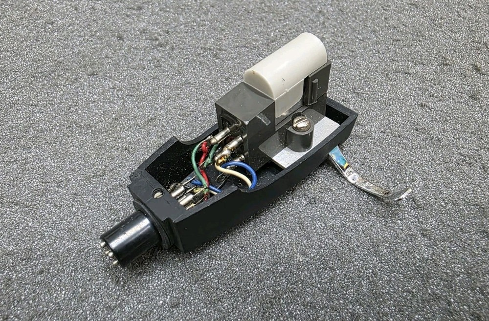 Trio. Vintage Cartridge and Headshell. New Old Stock. Unused Item