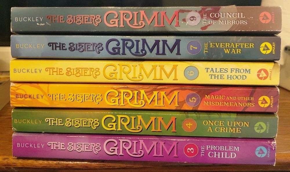 THE SISTERS GRIMM By Michael Buckley - Paperback