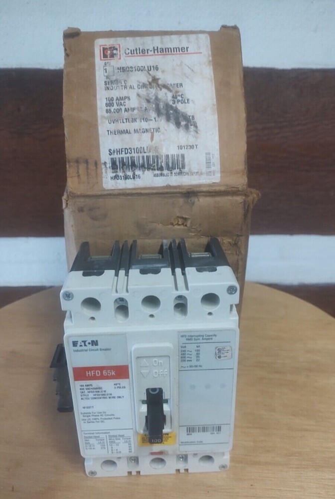 Eaton HFD3100LU16 3 pole 600v ac/dc 100amp rated circuit breaker with UV trip-image