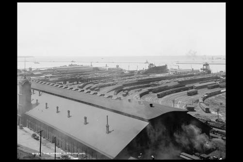 Harbor,piers,wharves,docks,railroad freight cars,trains,Cleveland,Ohio,OH,1901