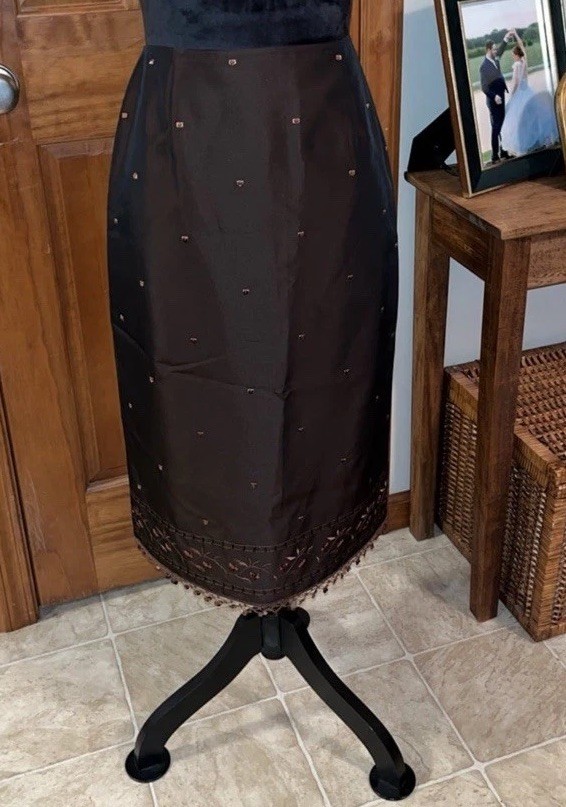 Ann Taylor Women's Chocolate Brown Beaded Floral Embellished Midi Skirt Size 6
