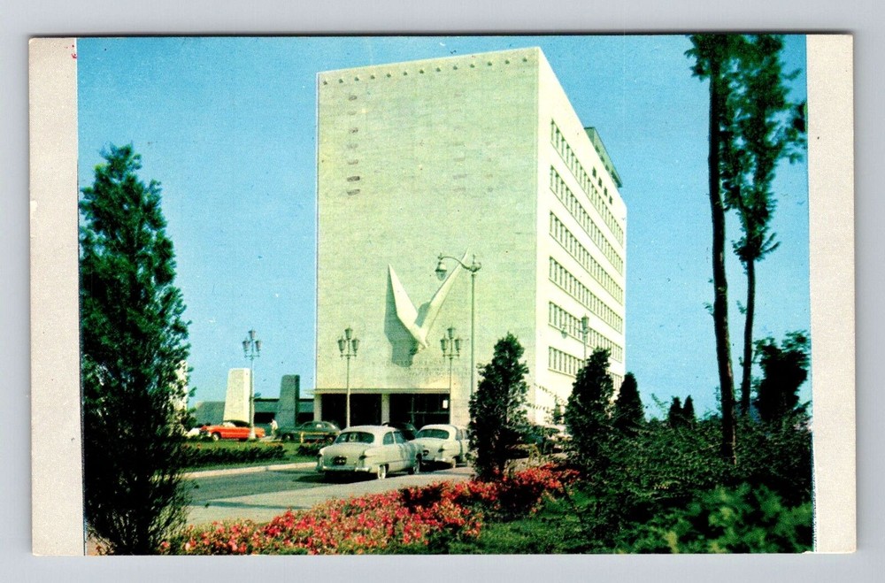 Detroit MI-Michigan, The Veterans Memorial Building, Vintage c1957 Postcard