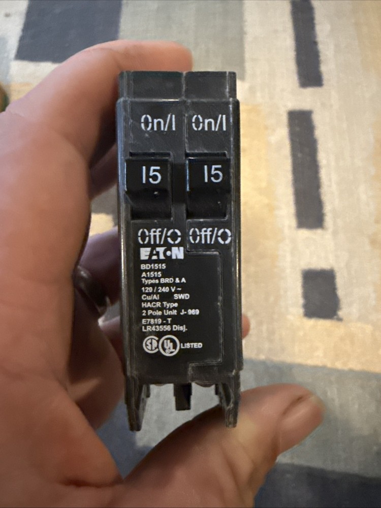 New Eaton Cutler-Hammer Bd1515 15 Amp 2 Pole 120/240 Volt Tandem Circuit Breaker