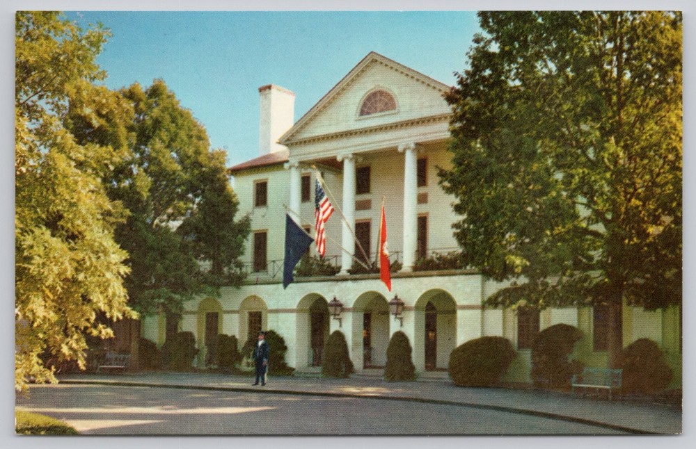 Williamsburg Inn Virginia Mirro-Krome Postcard Colonial Williamsburg Card