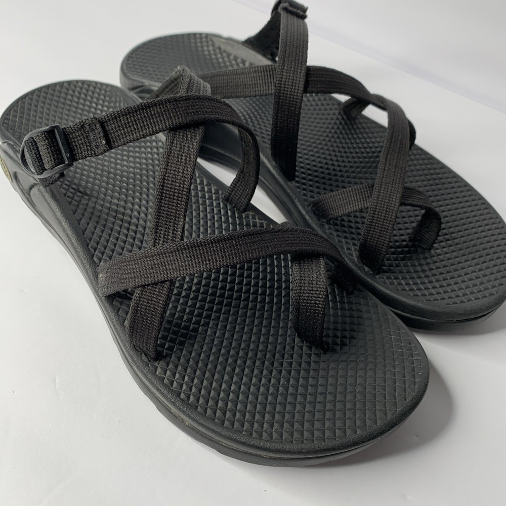 Chaco Womens Size 9 Zong Black Ecotread Slip-On Hiking Sandals