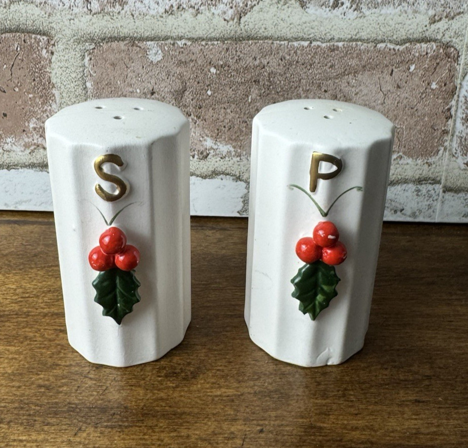 Vintage 1959 Holt Howard Christmas Holly Berry Salt and Pepper Shakers White