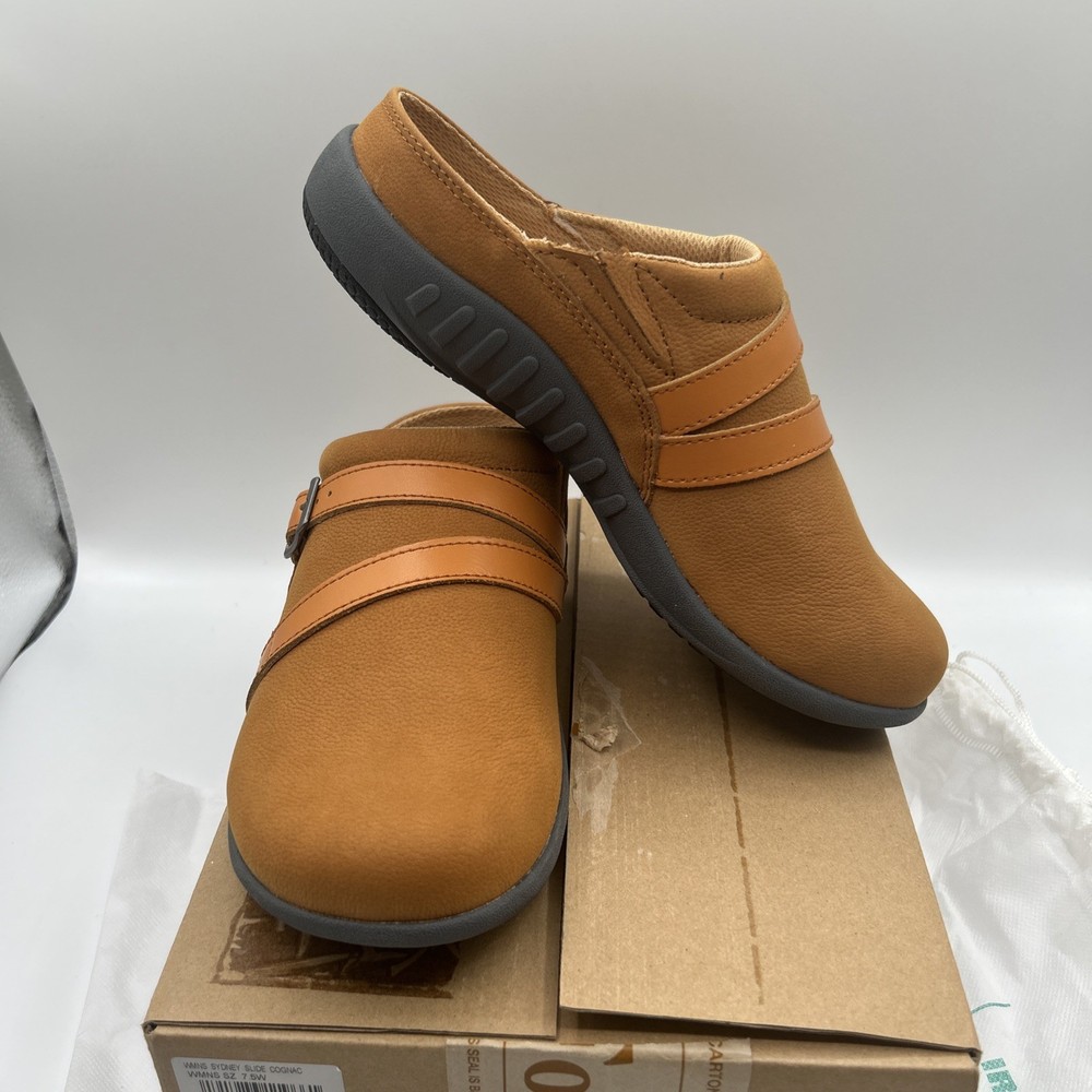 NEW Spenco Womens Tan Orthotic Clogs, Buckle Strap Comfort Shoes, SZ: 7.5 W,DFCT