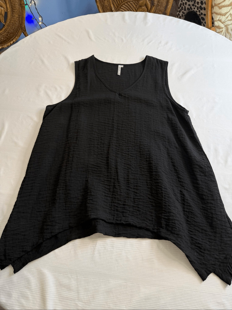 Lulu B Women’s Black Flowy V Neck Tank Top Plus Size 1X