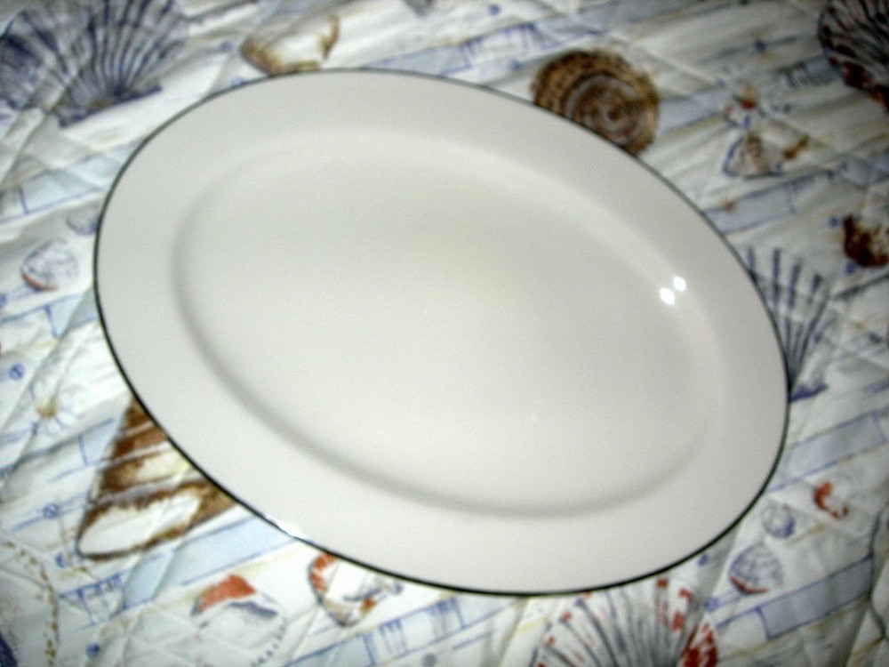 LENOX 17-inch Platinum Trim Platter Brookdale Charleston Continental USA