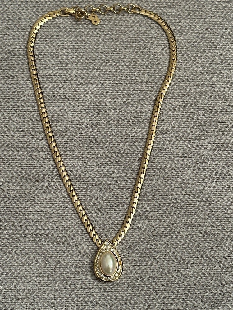 Vintage 1980 CHRISTIAN DIOR Oval Pearl Crystal Teardrop Pendant Necklace