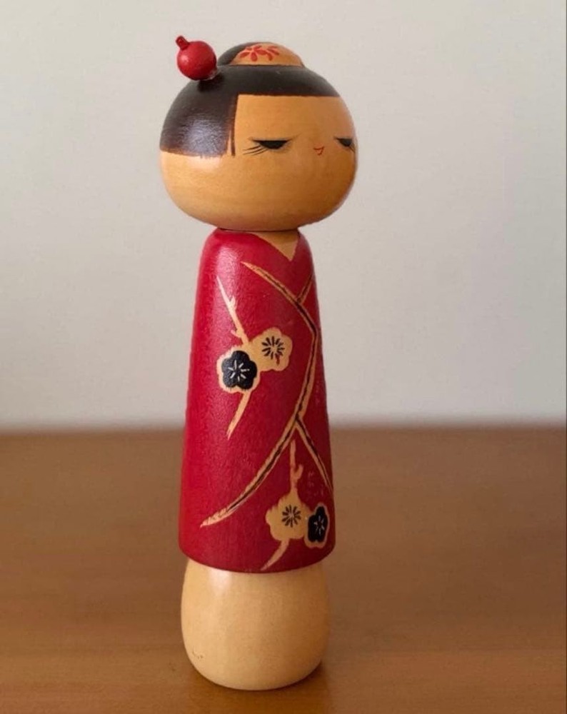 Kishi Sadao Retro Kokeshi Doll Red Kimono Small Floral Pattern 19cm