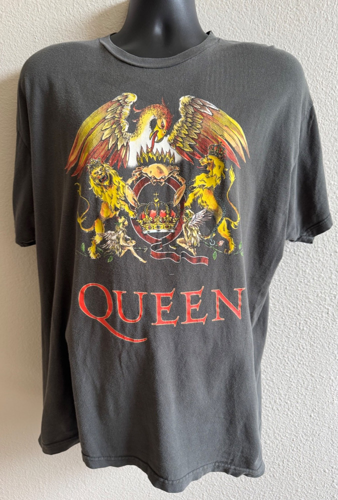 Queen Gold Crest Eagle Graphic T-Shirt Size XXL Official Merchandise GUC
