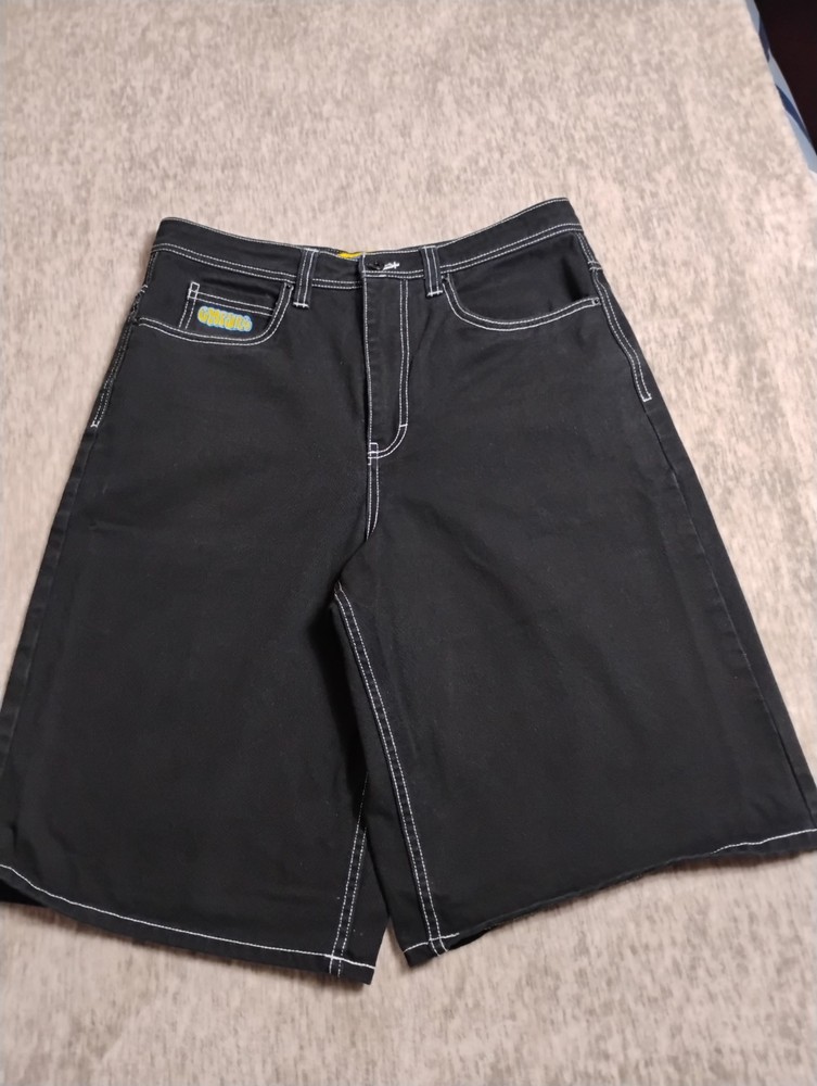 Black empyre y2k jorts with fire hydrant embroidery men’s size 32. Denim