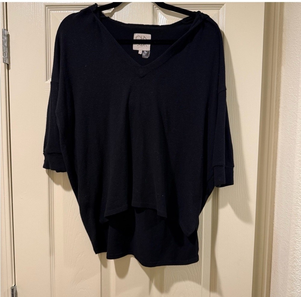 NWT Chaser Black Hooded Super Soft V Neck Top Womens Small
