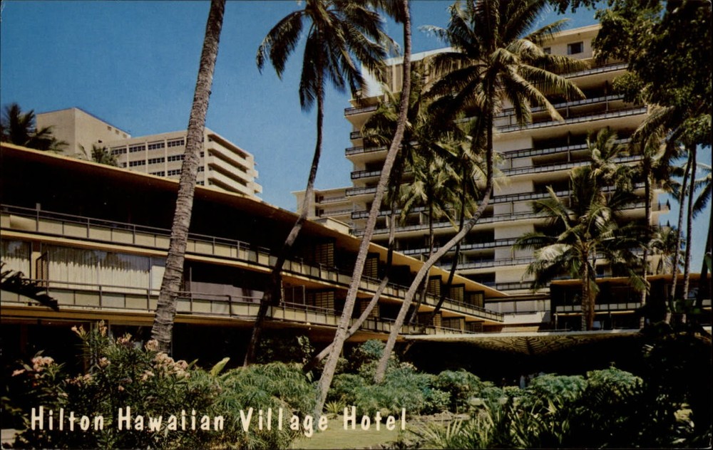 Honolulu Hawaii Hilton Hawaiian Village Hotel Waikiki vintage unused postcard