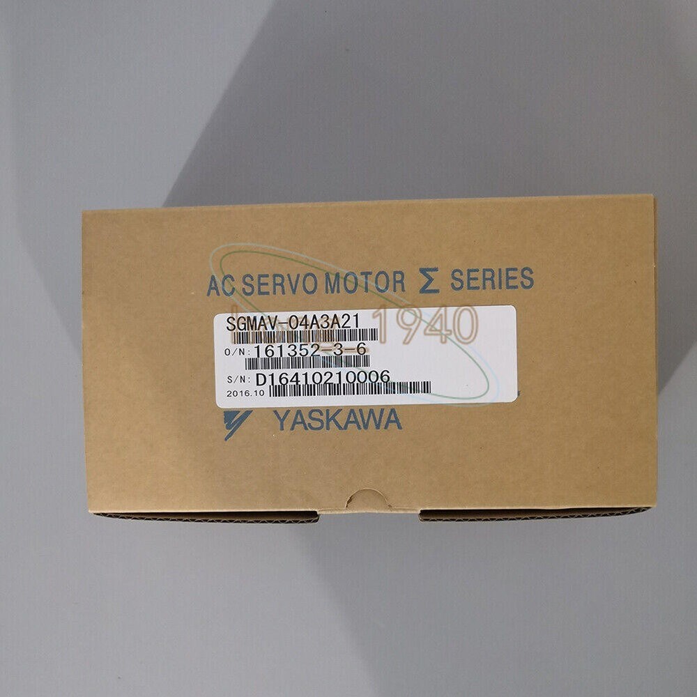 1PC New in box YASKAWA SGMAV-04A3A21 Servo motor