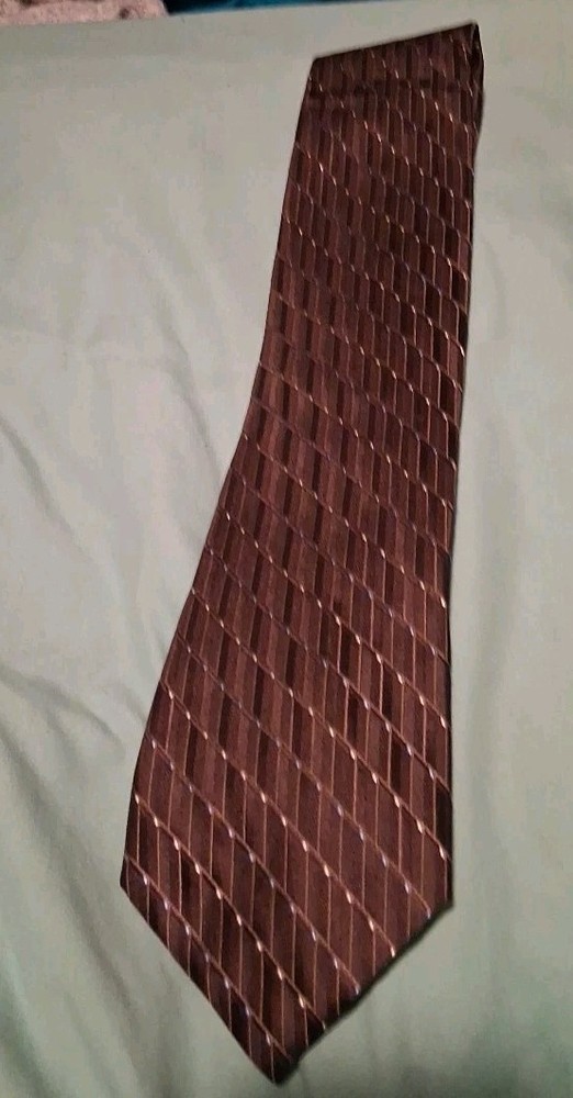 PERRY ELLIS Portfolio Men's 100% Silk Tie Brown pattern.  W 3.5