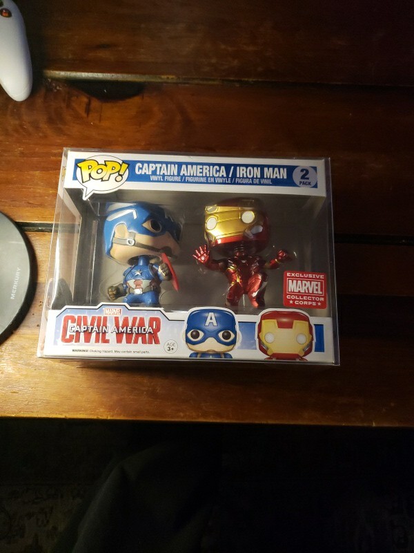 Funko Pop! Civil War Captain America / Iron Man 2 Pack Marvel Collector Corps