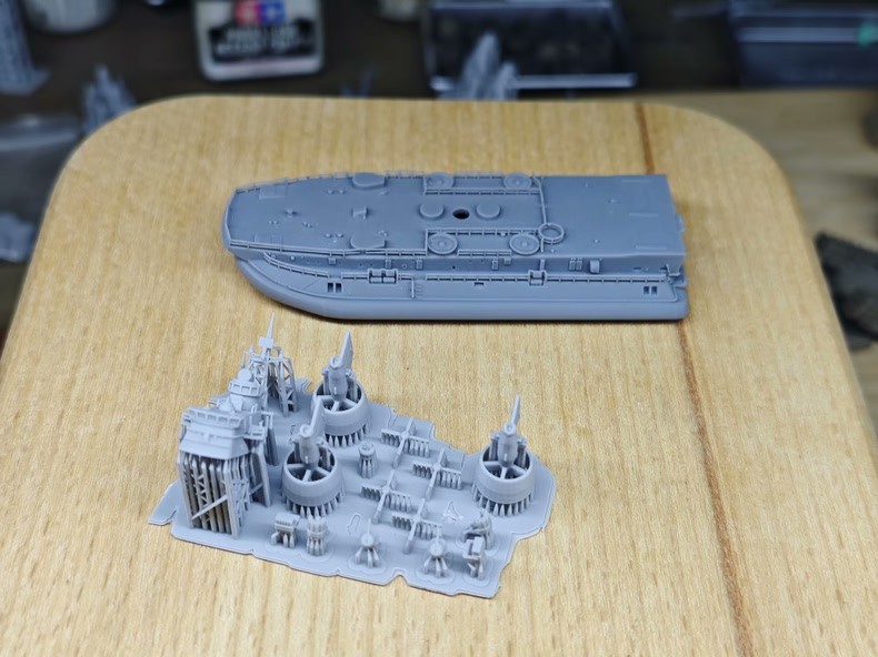 3D Printed 1 /350/700 Ukrainian variant Zubr-class hovercraft Unpainted