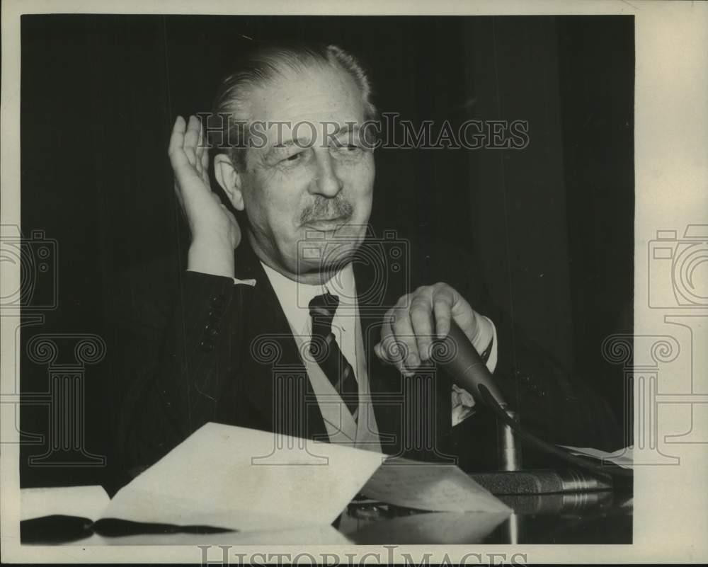 1957 Press Photo Harold MacMillan, Prime Minister of Britain, in Bermuda