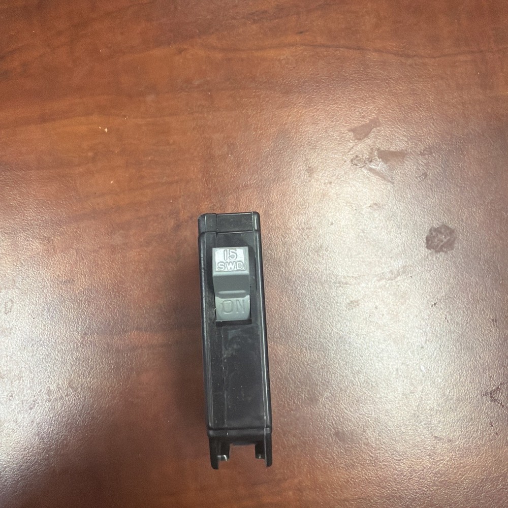 Cutler Hammer Eaton CHB115 1 Pole 15 Amp Circuit  Breaker New