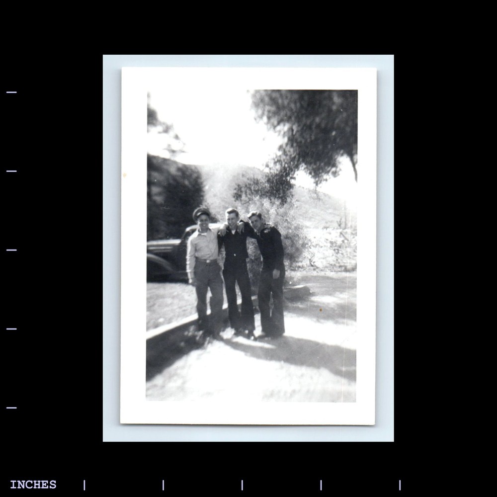 Vintage Photo AFFECTIONATE MEN NAVY SAILOR SOLDIER