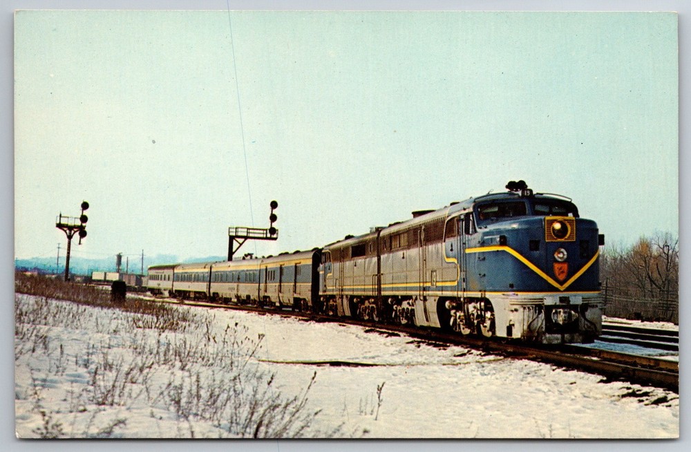 The Laurentian Delaware & Hudson Passing Thru Mechanicville NY  Postcard Z1