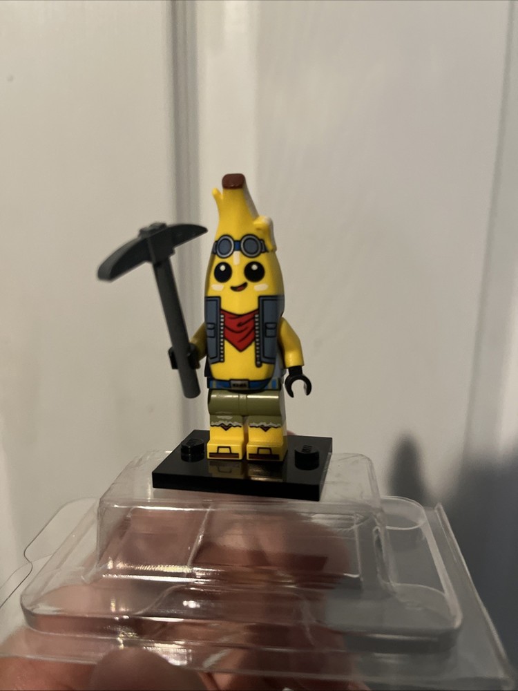 LEGO Fortnite 1st Edition Peely Minifigure with Pickax Adventure Set