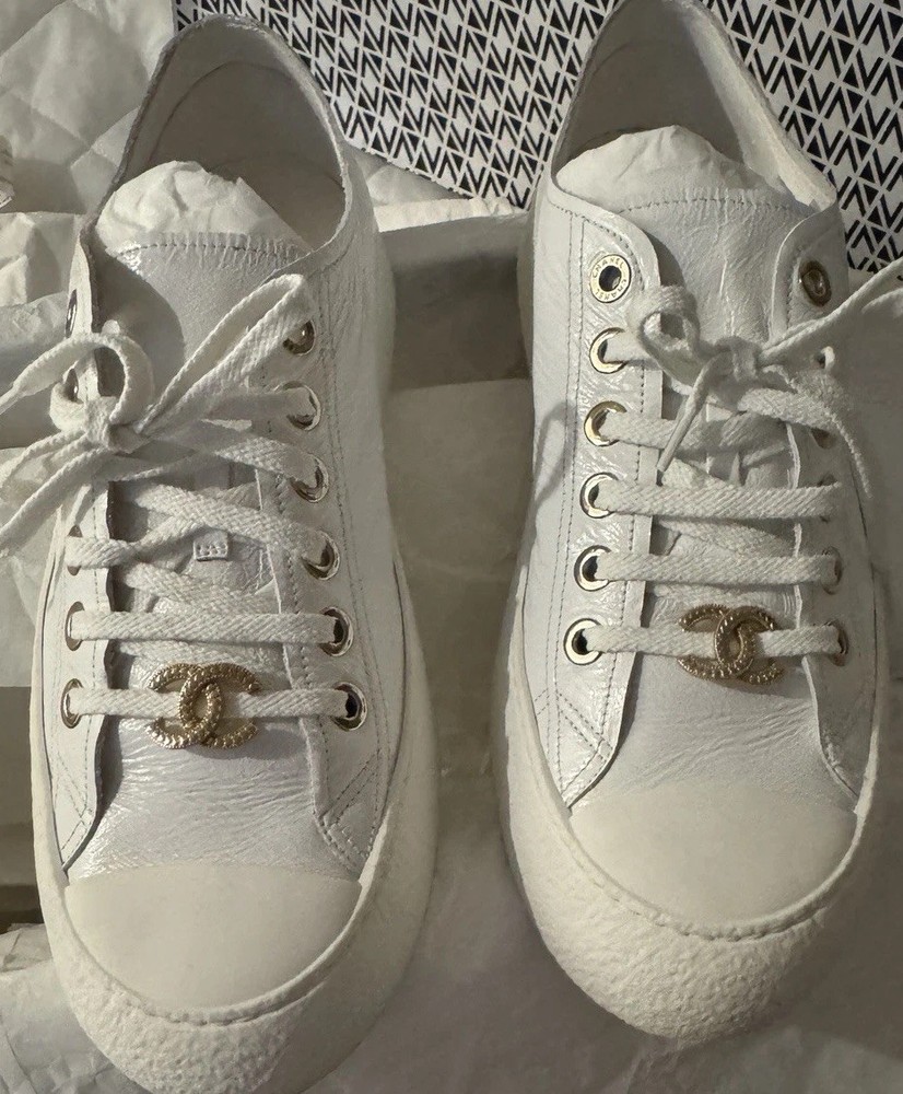 CHANEL Paris Walk Sneaker 41 New In Box Ladies $1350 SOLD OUT