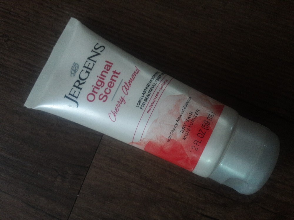 Jergens Original Scent Cherry Almond Essence Dry Skin Moisturizer 2 fl oz
