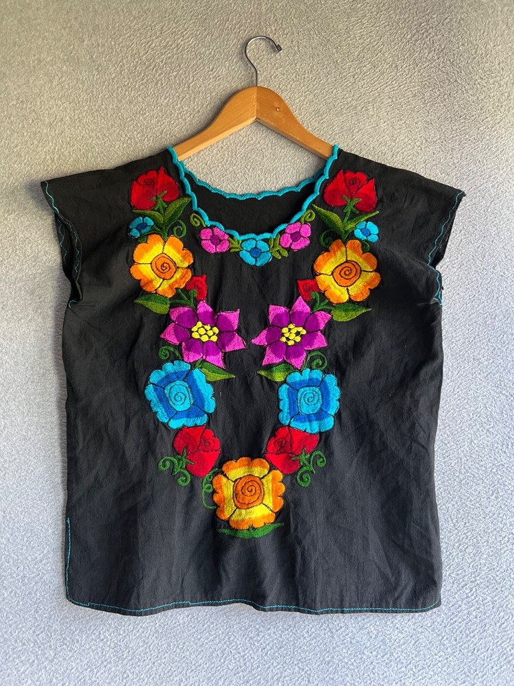 Artisan Mexican Blouse Womens Small Black Floral Embroidery Boho Peasant Hippie