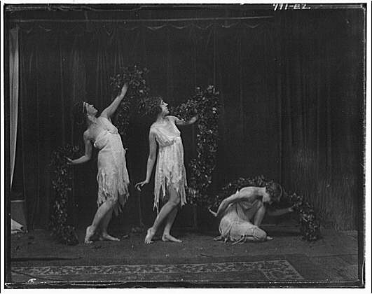 Florence Noyes dancers,performances,women,fabrics,florals,Arnold Genthe,1915