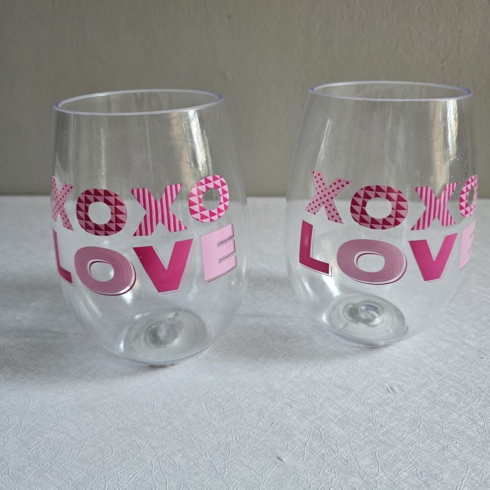 20oz Steamless PLASTIC Valentines Day  Wine Cup- XOXO/Holiday/Seasonal