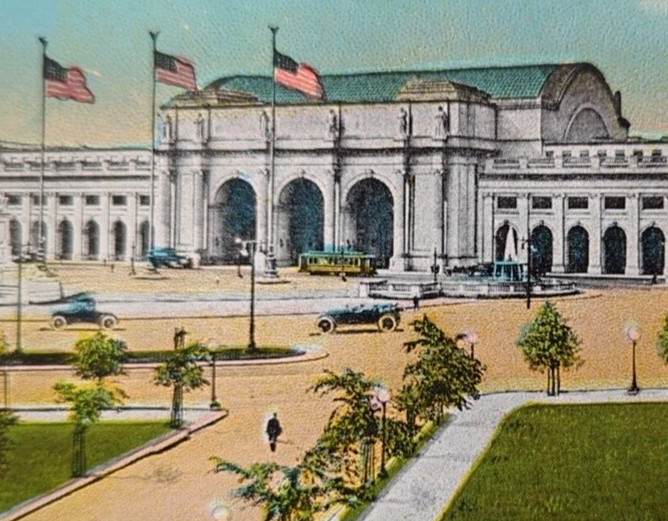 Washington DC New Union Station Vintage Souvenir White Border Postcard